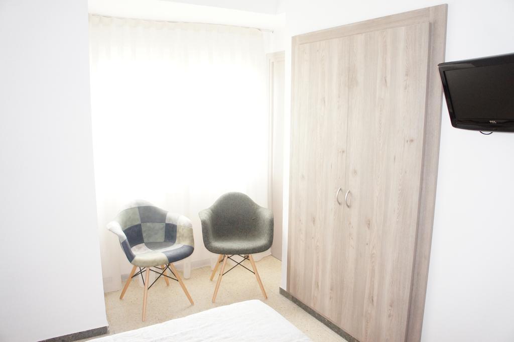 סנט הילארי סקלם Hostal Torras מראה חיצוני תמונה