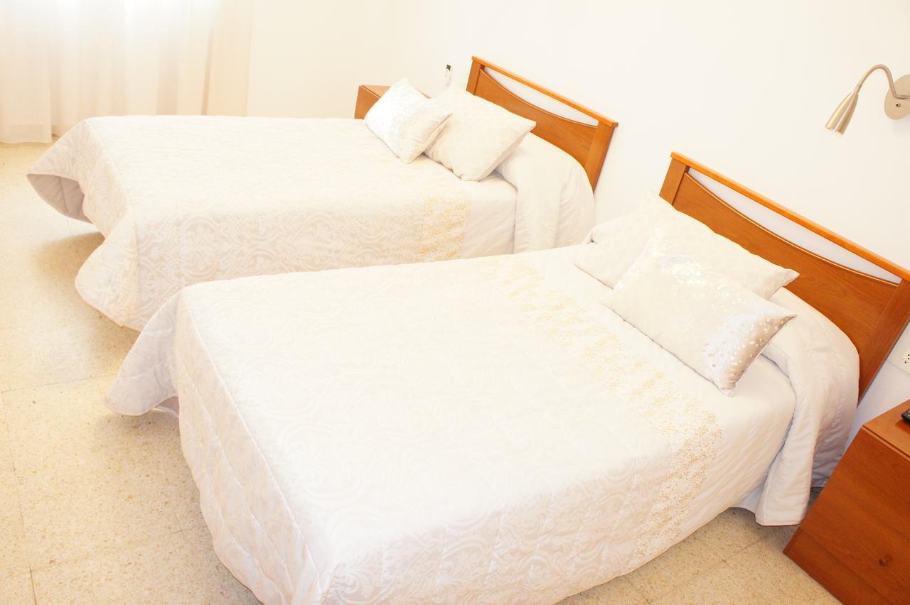 סנט הילארי סקלם Hostal Torras מראה חיצוני תמונה