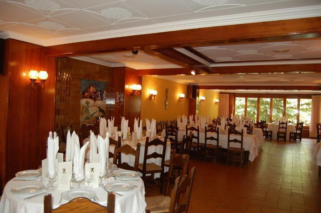 סנט הילארי סקלם Hostal Torras מראה חיצוני תמונה