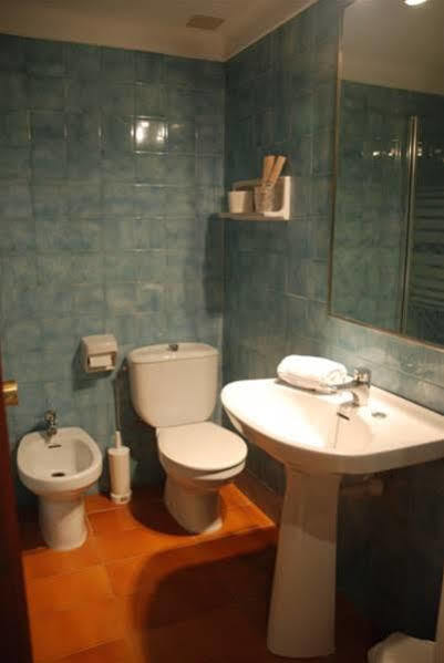 סנט הילארי סקלם Hostal Torras מראה חיצוני תמונה