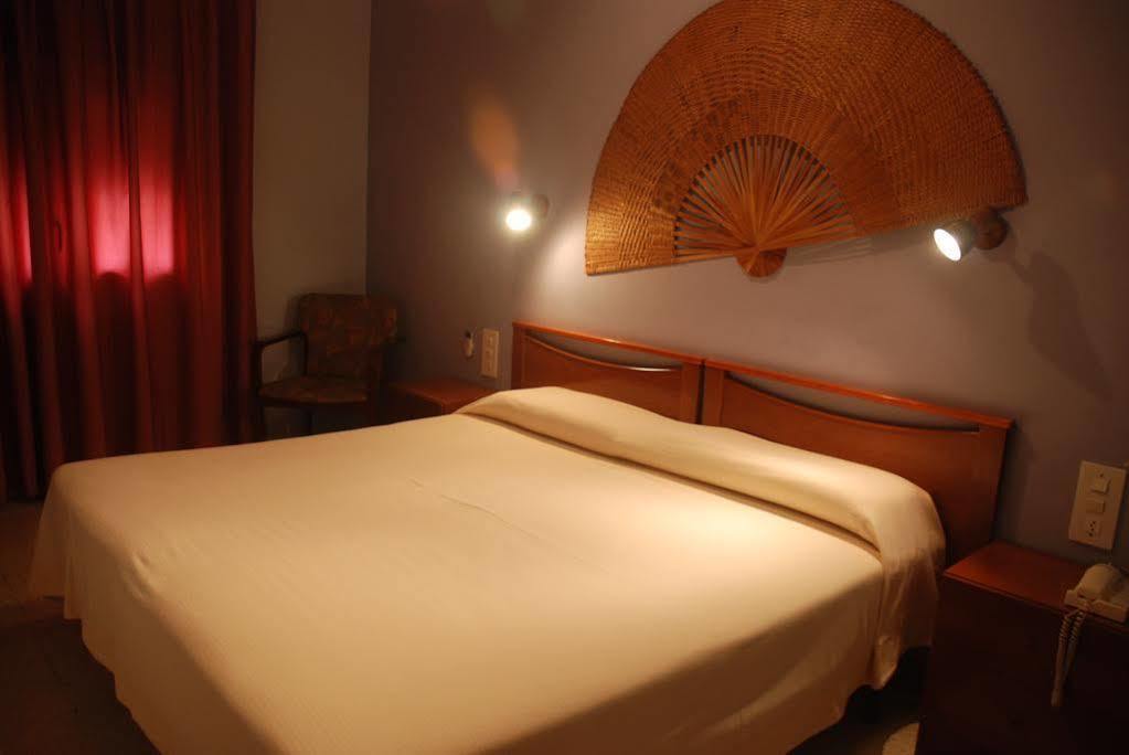 סנט הילארי סקלם Hostal Torras מראה חיצוני תמונה