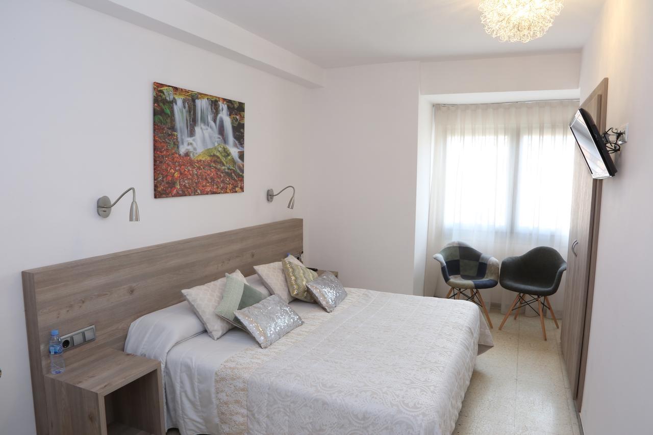 סנט הילארי סקלם Hostal Torras מראה חיצוני תמונה