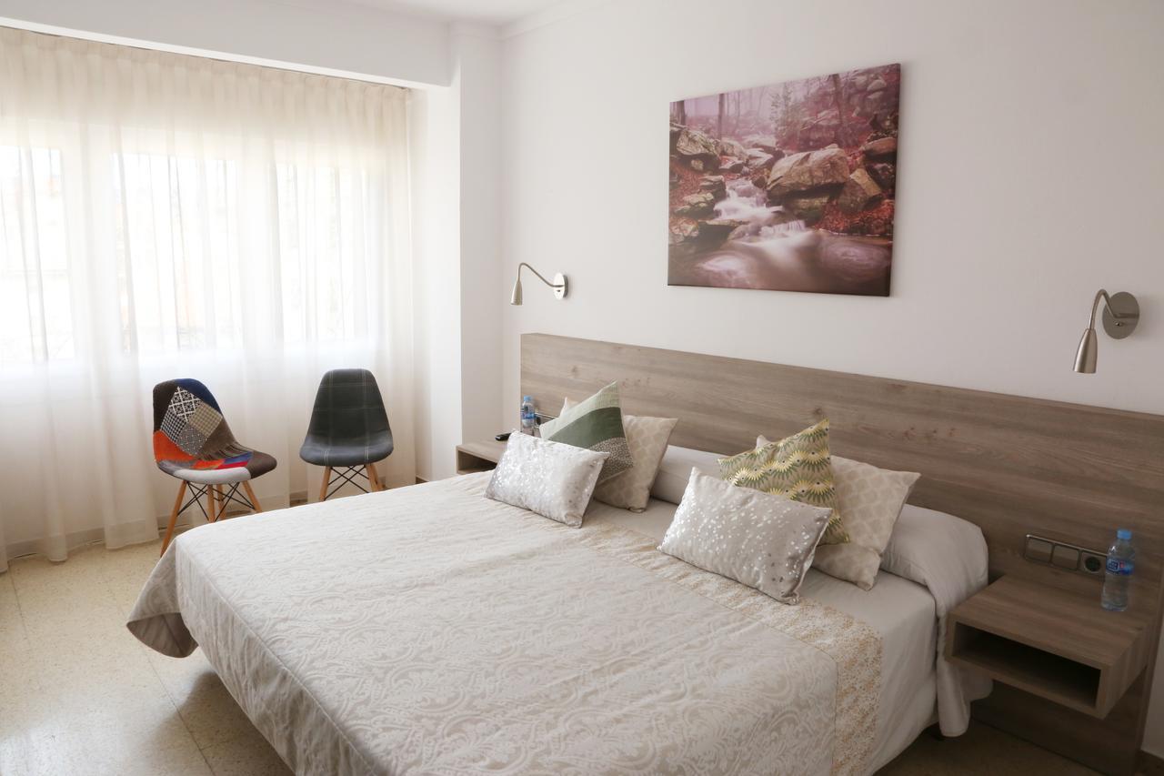 סנט הילארי סקלם Hostal Torras מראה חיצוני תמונה