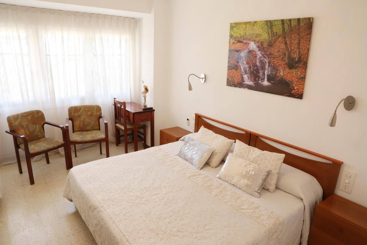 סנט הילארי סקלם Hostal Torras מראה חיצוני תמונה