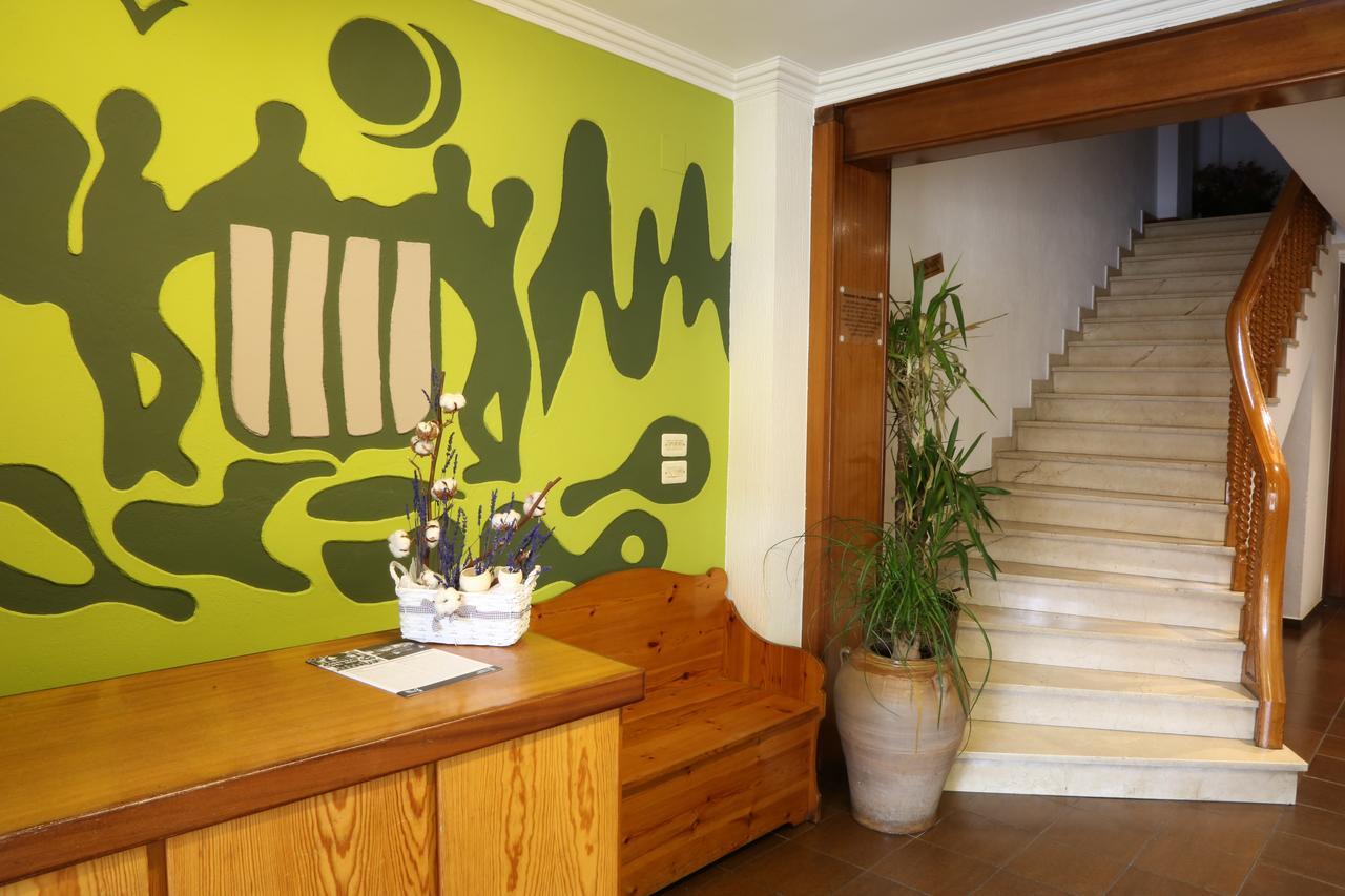 סנט הילארי סקלם Hostal Torras מראה חיצוני תמונה