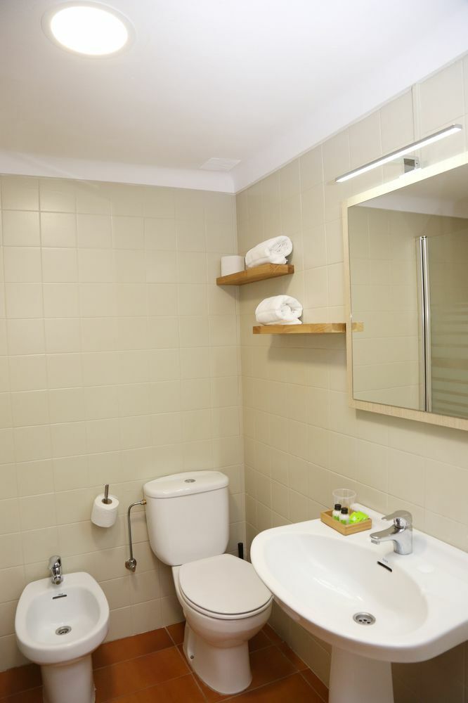 סנט הילארי סקלם Hostal Torras מראה חיצוני תמונה