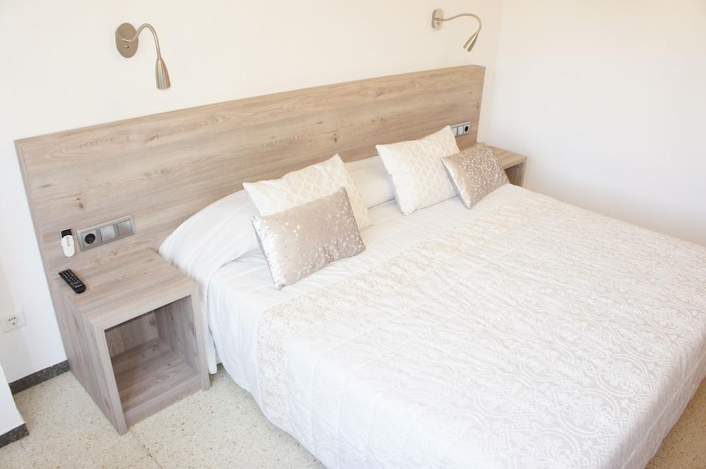 סנט הילארי סקלם Hostal Torras מראה חיצוני תמונה